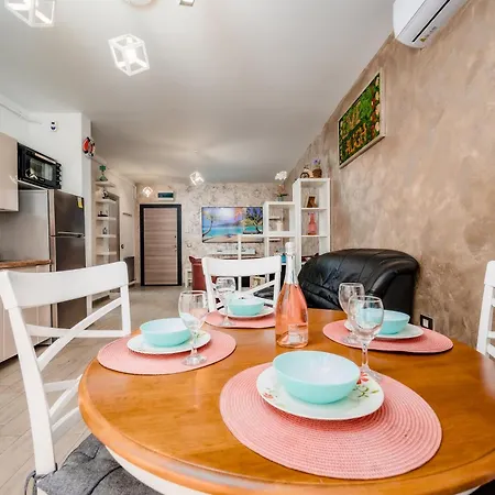 Sole & Splendore - Pool And *