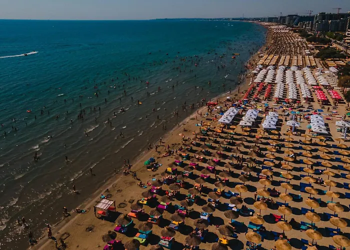 Sole & Splendore - Pool And *