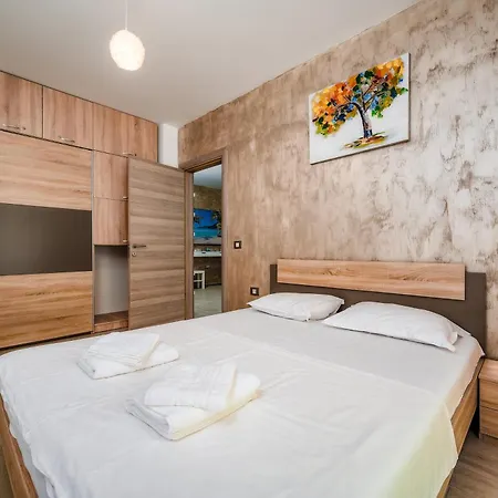 Sole & Splendore - Pool And Appartement