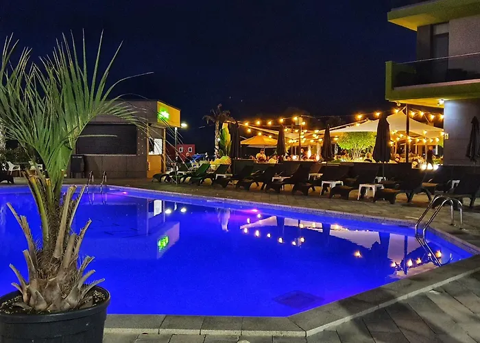 Sole & Splendore - Pool And Апартаменты Нэводари